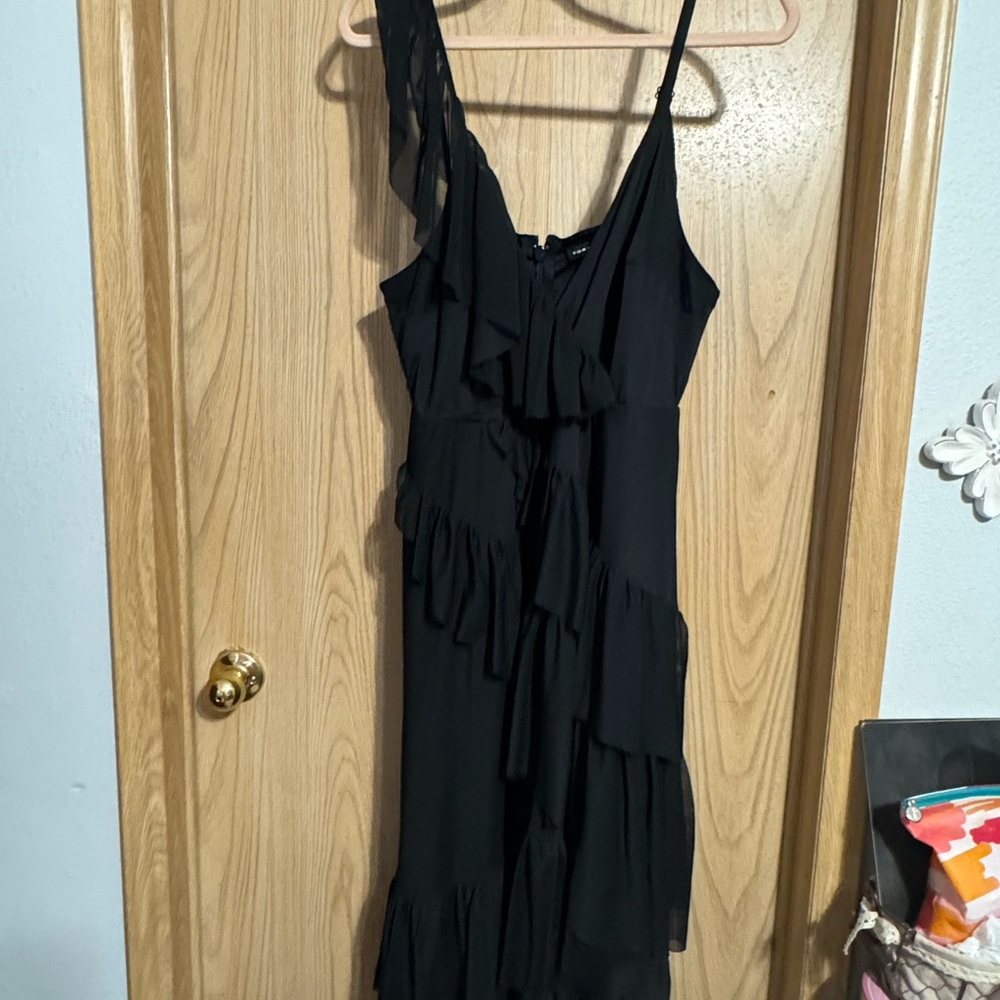 Elegant Black Ruffled Dress